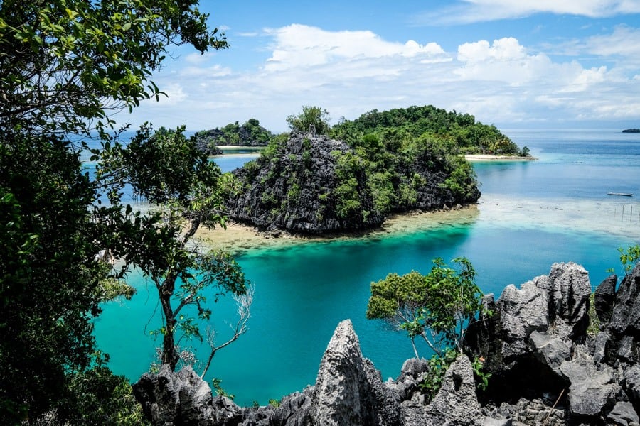 Карта острова Лабенгкі Мапа острова Лабенгкі та його розташування в Південно-Східному Сулавесі