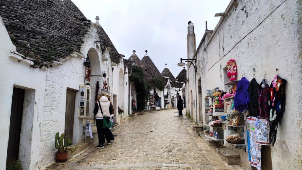 Район Монті: Альберобелло Район Монті в Альберобелло: мальовничий куточок для туризму не в сезон в Апулії
