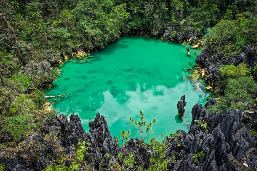 Лабенгкі: райський куточок Острів Лабенгкі, Південно-Східний Сулавесі: кришталево чиста вода та коралові рифи.