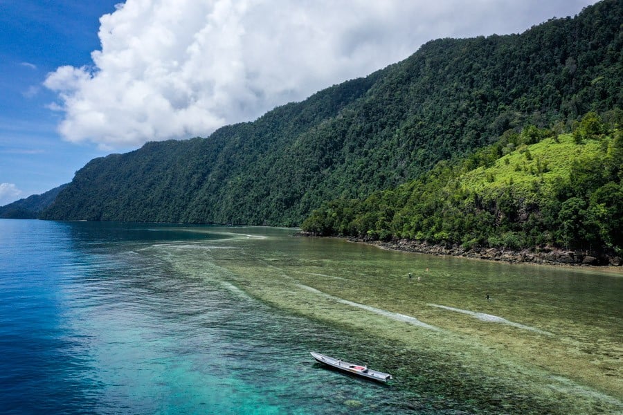 Захід сонця в Лабенгкі Захід сонця над островом Лабенгкі, забарвлює небо яскравими кольорами