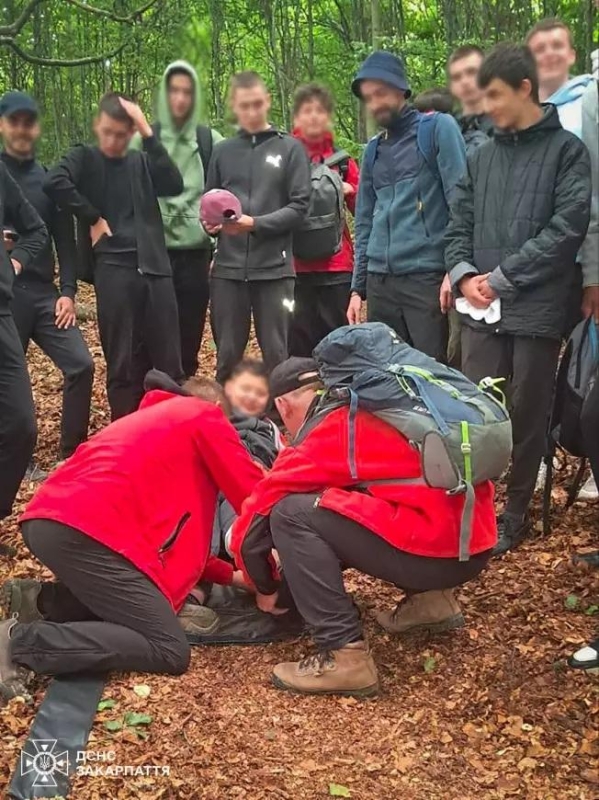 Рятувальники в Карпатах Рятувальники в Карпатах працюють інтенсивніше через збільшення кількості туристів.