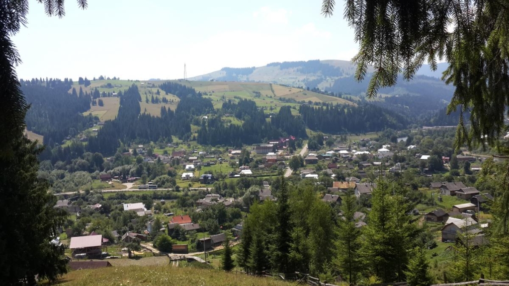 Верховина: гірська краса Верховина - чудове місце для відпочинку в Карпатах 2026: мальовничі краєвиди гір.