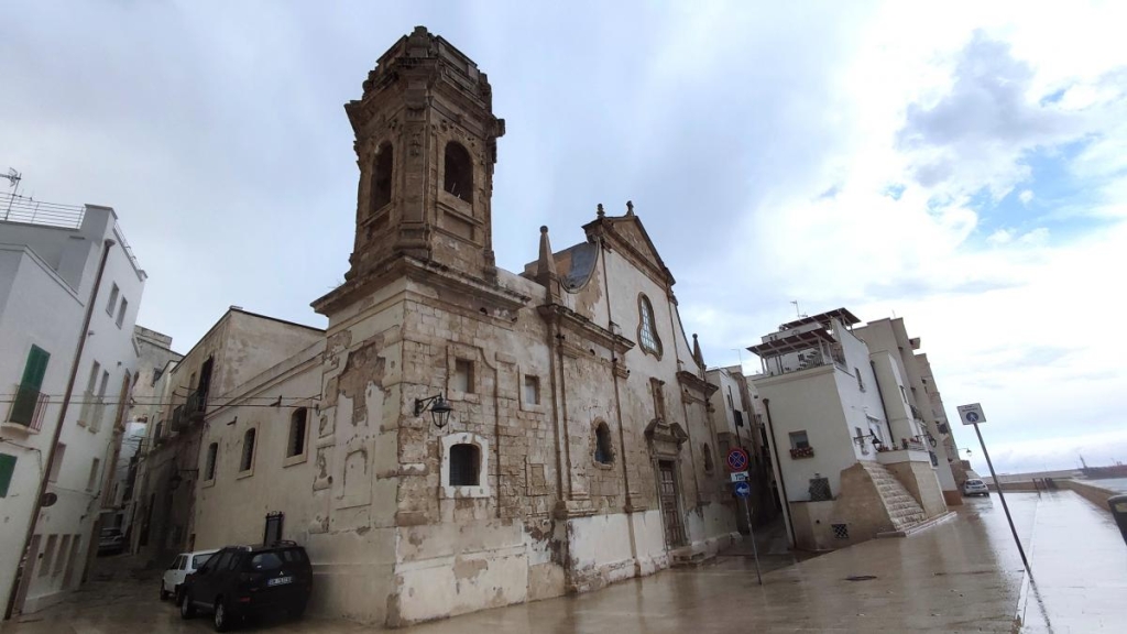 Сан-Сальваторе Церква Сан-Сальваторе в Монополі, Апулія: релігійна споруда, історичне значення