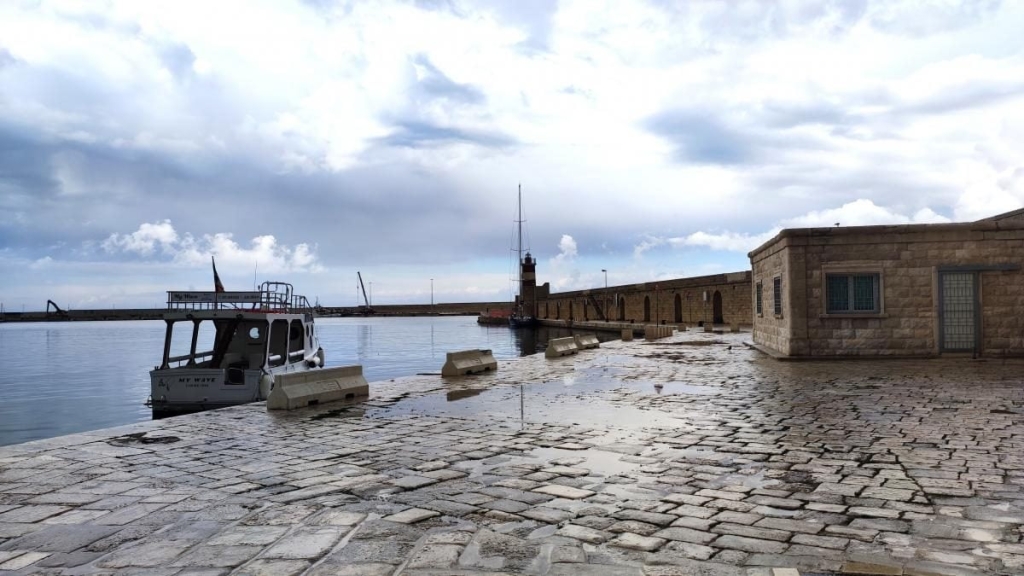 Ринок Монополі Монополі: місцевий ринок – свіжі продукти та атмосфера справжньої Італії в Апулії.