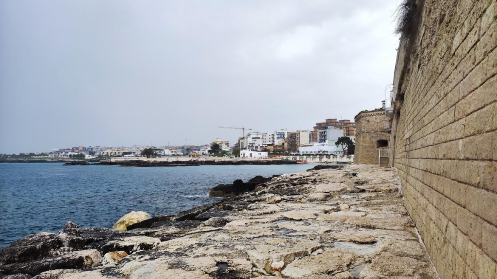 Пляжі Монополі Пляж в Монополі, Апулія: сонце, море, пісок, ідеальне місце для відпочинку