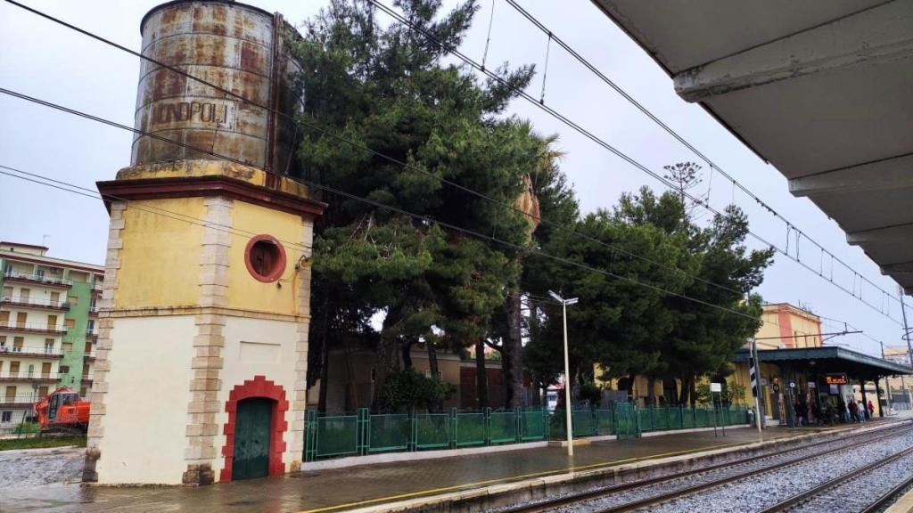 Захід в Монополі: романтика Захід сонця в Монополі, Апулія: романтична атмосфера для відпочинку в Італії у 2026.