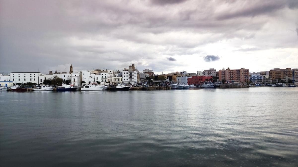 Ресторани Монополі Монополі, Апулія: ресторани з видом на море – смачна італійська кухня та романтична атмосфера.