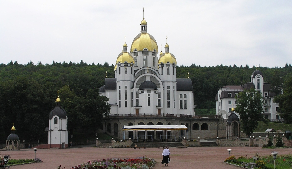 Паломництво в Україні: маршрути, які варто пройти хоча б раз Паломництво в Україні: маршрути, які варто пройти хоча б раз 2