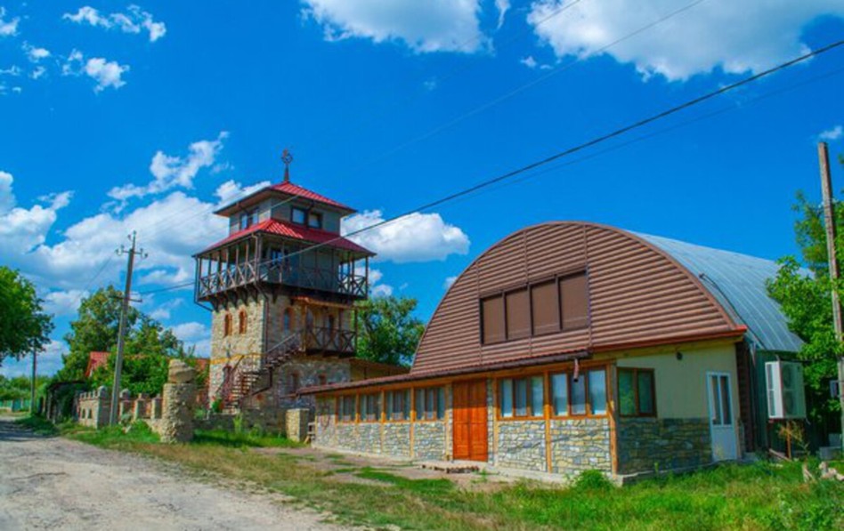 Старовинні хати, піч і дух предків: куди їхати українцям за неймовірними враженнями Старовинні хати, піч і дух предків: куди їхати українцям за неймовірними враженнями 3