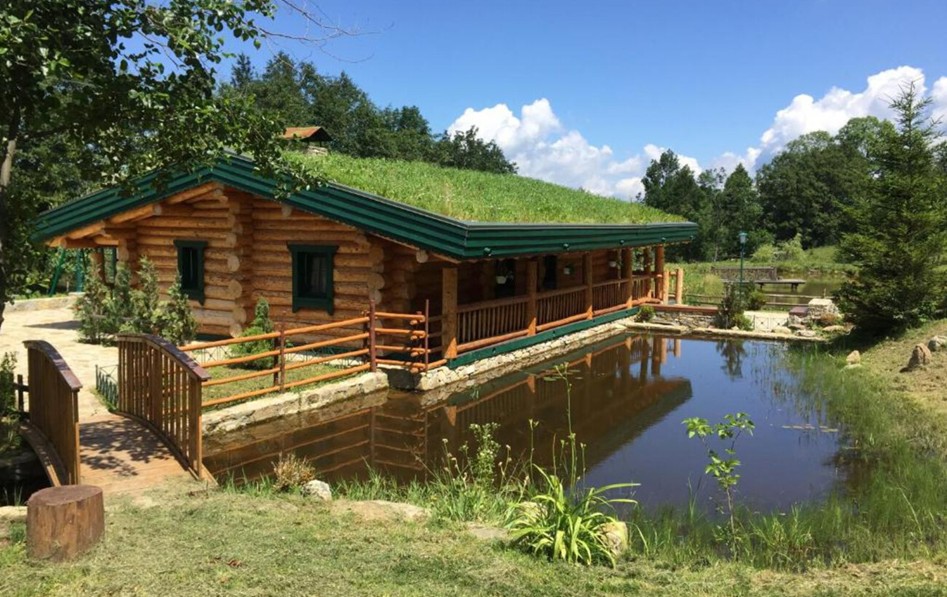 Старовинні хати, піч і дух предків: куди їхати українцям за неймовірними враженнями Старовинні хати, піч і дух предків: куди їхати українцям за неймовірними враженнями 4