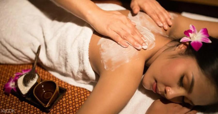 Зелені сади Санура Вид на пишну тропічну рослинність в Санурі, Балі.