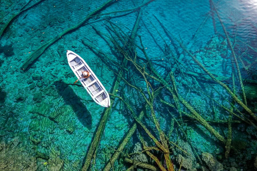 Paisu Pok Lake In Banggai: Bluest Lake In Indonesia Озеро Пайсу Пок у Банггаї: найблакитніше озеро в Індонезії 5