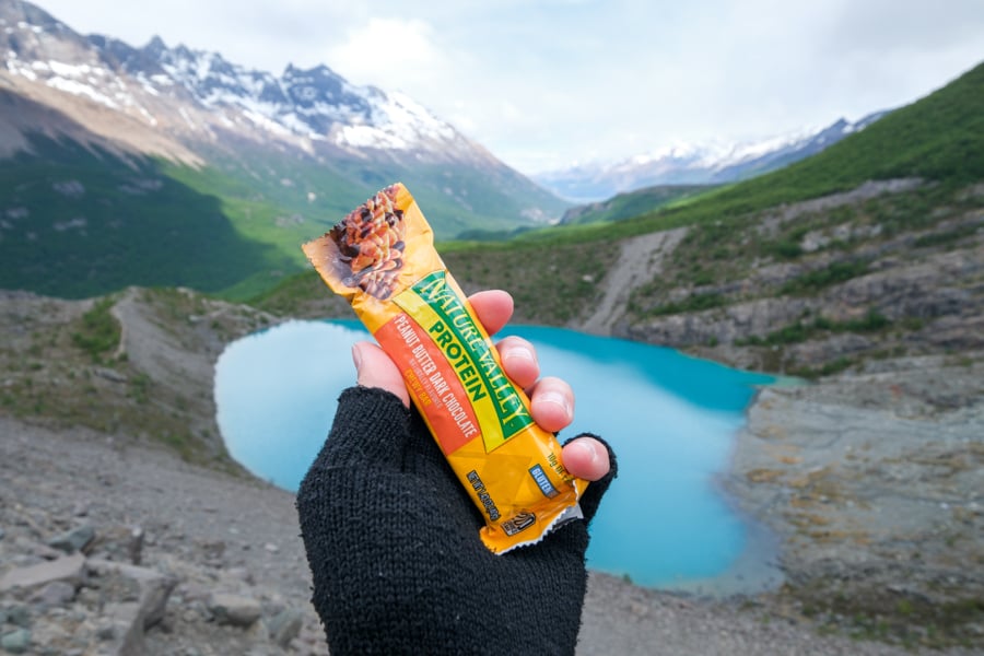 Уемуль: Крижане серце Патагонії Величний льодовик Уемуль в Патагонії, Аргентина, на тлі гір