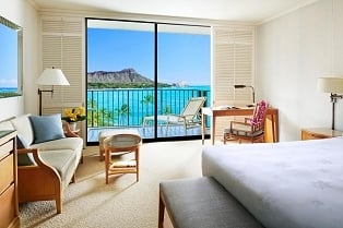 Природа та історія Оаху Похід до дотів на Оаху: синє небо та зелені пагорби на задньому плані