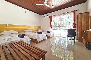 Райський Фуліду Бірюзові води, білий пісок: Фуліду, бюджетний відпочинок на Мальдівах.