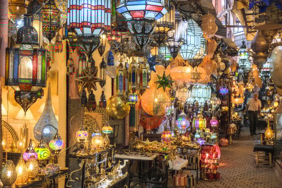 Марокканський дворик Традиційна марокканська архітектура: внутрішній дворик з фонтаном, Марокко