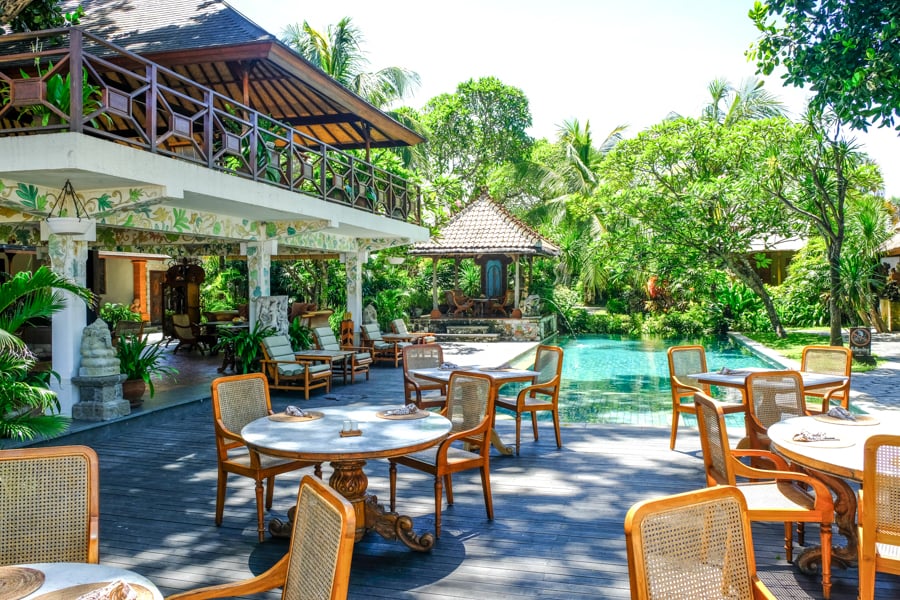 Архітектура Санура Традиційна балійська архітектура в одному з готелів Санура.