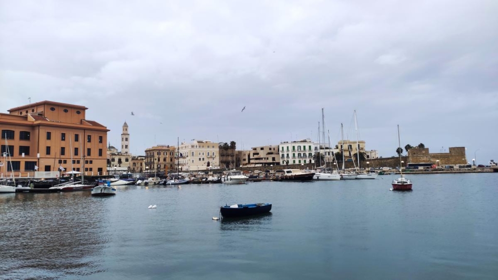 Барі: затишна приморська перлина на півдні Італії, в яку неможливо не закохатися 24 Порт Барі / фото Марина Григоренко