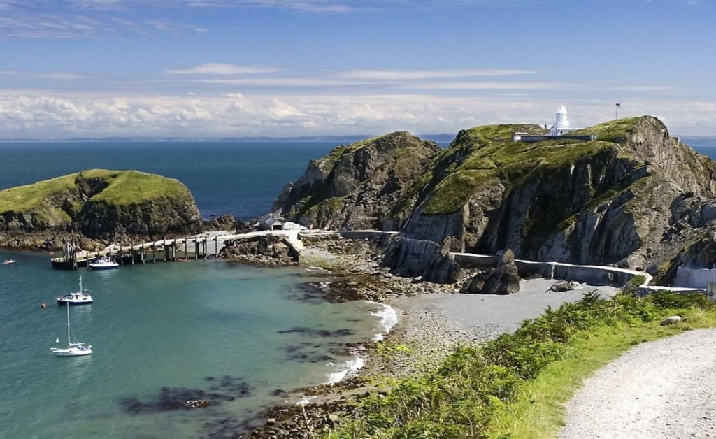 Без авто, але з цілодобовим пабом: названо острів у Британії, який вражає своєю атмосферою 1 П