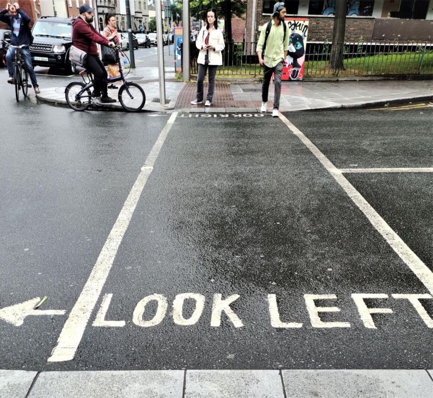 Безвізова Ірландія: що варто врахувати перед поїздкою на дивовижний смарагдовий острів 10 В Ірландії лівосторонній рух / фото Марина Григоренко