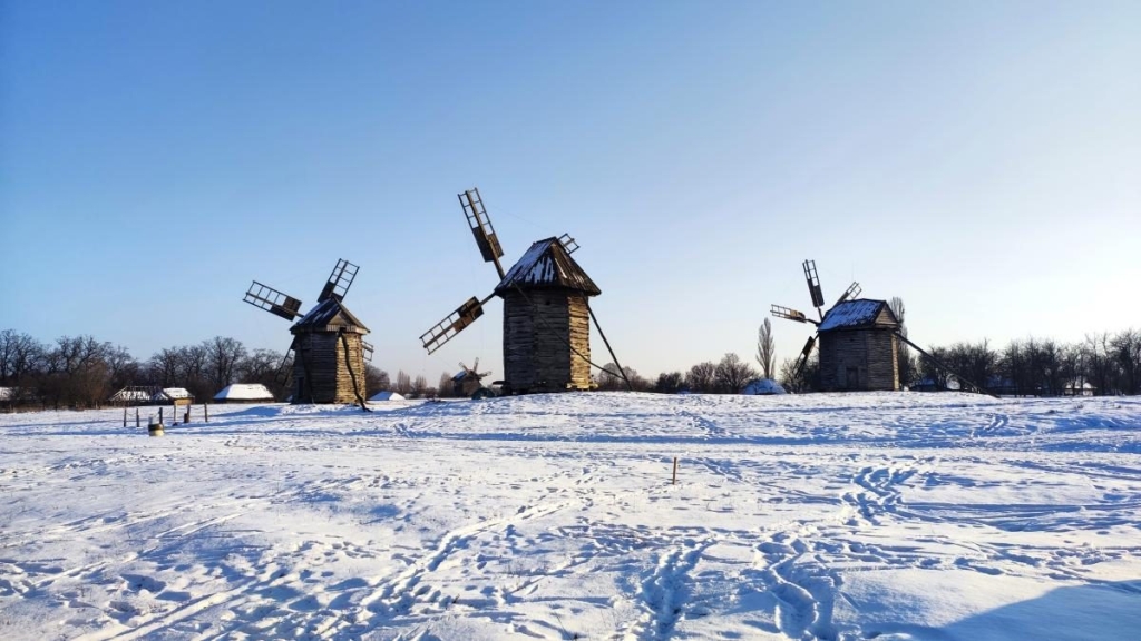 Це варто встигнути побачити: засніжений музей Пирогово у Києві (фоторепортаж, відео) 14 Це варто встигнути побачити: засніжений музей Пирогово у Києві (фоторепортаж, відео)
