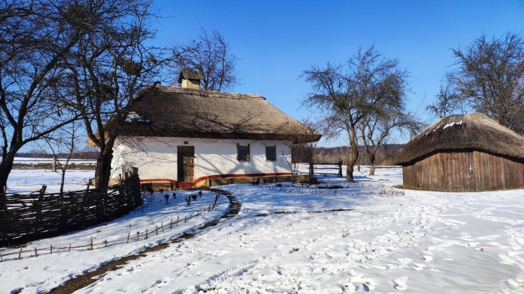 Це варто встигнути побачити: засніжений музей Пирогово у Києві (фоторепортаж, відео) 7 Це варто встигнути побачити: засніжений музей Пирогово у Києві (фоторепортаж, відео)
