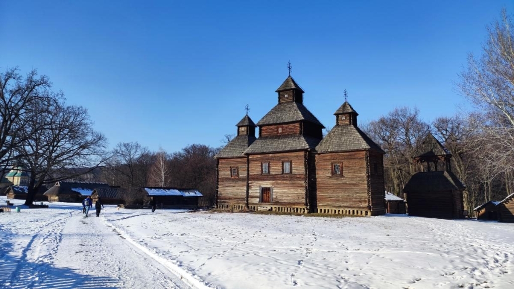 Це варто встигнути побачити: засніжений музей Пирогово у Києві (фоторепортаж, відео) 11 Це варто встигнути побачити: засніжений музей Пирогово у Києві (фоторепортаж, відео)