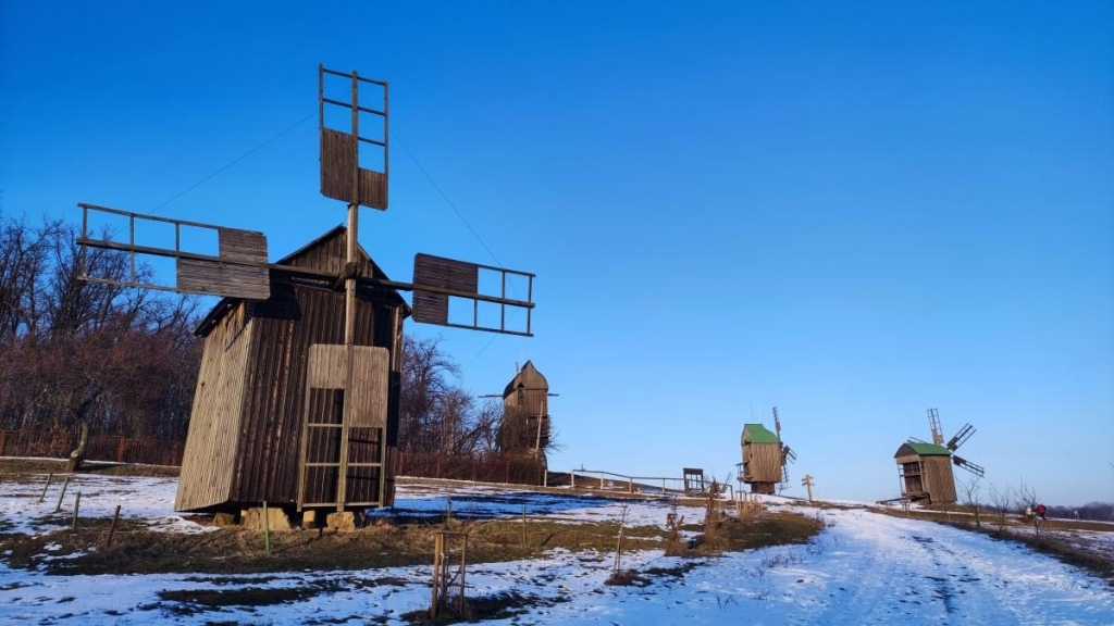 Це варто встигнути побачити: засніжений музей Пирогово у Києві (фоторепортаж, відео) 21 Це варто встигнути побачити: засніжений музей Пирогово у Києві (фоторепортаж, відео)
