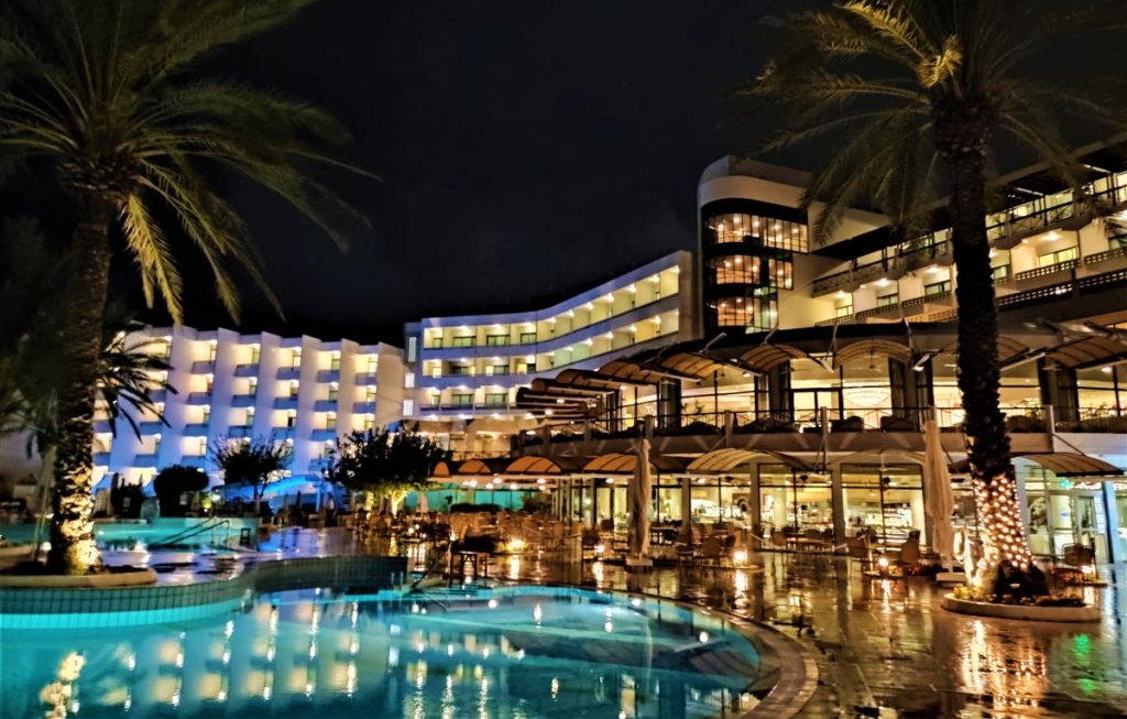 Чим дивує Кіпр взимку: різдвяні селища, прогулянки без палючого сонця і релакс в СПА 4 Ціни в кіпрських готелях взимку набагато нижчі / фото Марина Григоренко