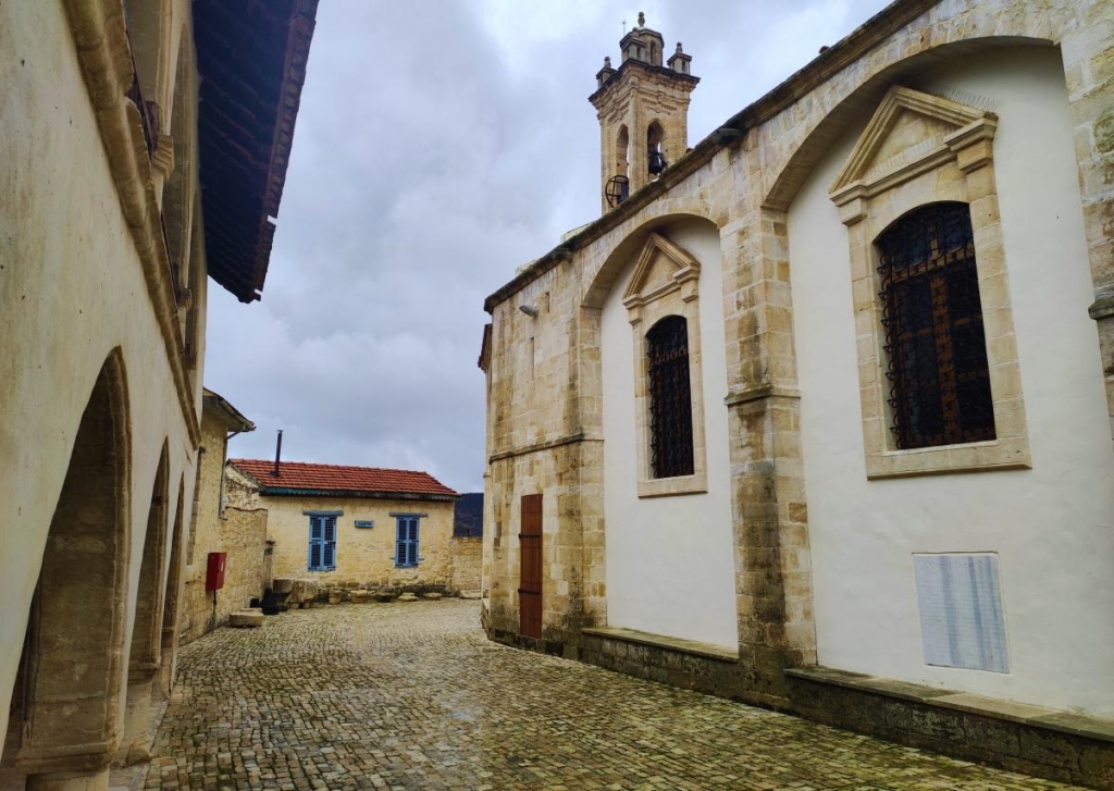 Чим дивує Кіпр взимку: різдвяні селища, прогулянки без палючого сонця і релакс в СПА 60 Церква Воздвиження Хреста в Омодосі / фото Марина Григоренко