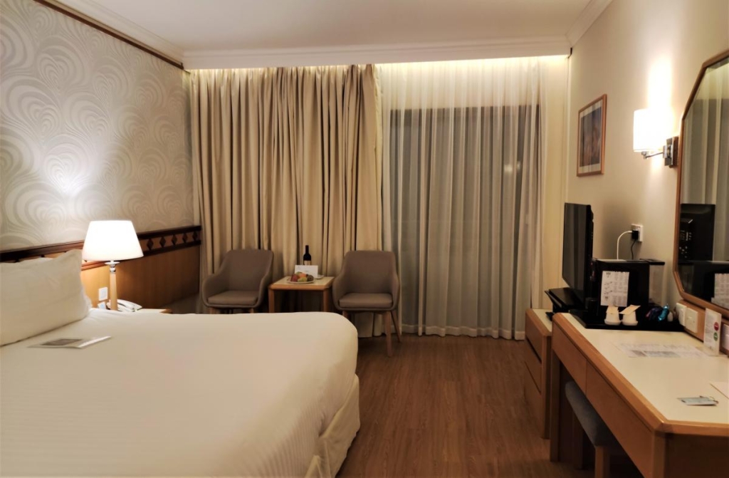 Чим дивує Кіпр взимку: різдвяні селища, прогулянки без палючого сонця і релакс в СПА 89 Номери в готелі Constantinou Bros Athena Royal Beach Hotel / фото Марина Григоренко