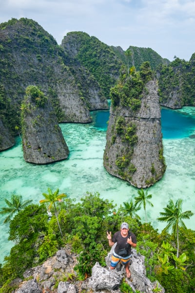 Захід в Місул Захід сонця над Місул, Раджа Ампат, вогняні кольори на небі.