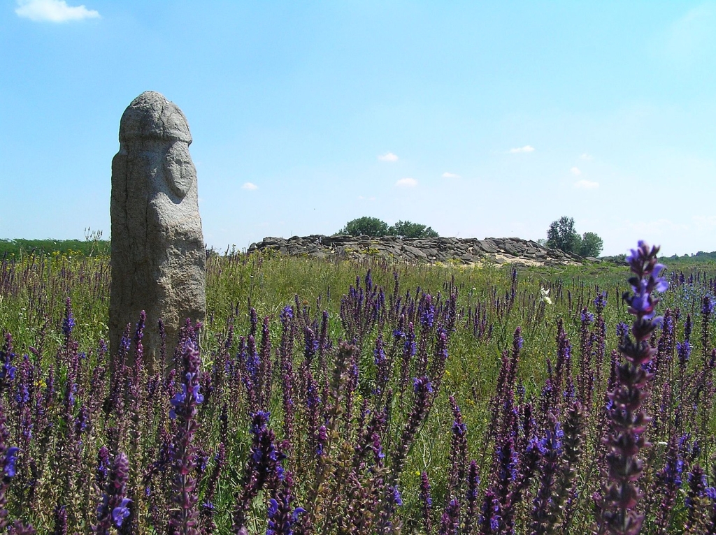 Давні мегаліти, містичні місця та пустелі: 8 місць, де мандрівники відчують, як пульсує енергія землі Давні мегаліти, містичні місця та пустелі: 8 місць, де мандрівники відчують, як пульсує енергія землі 9