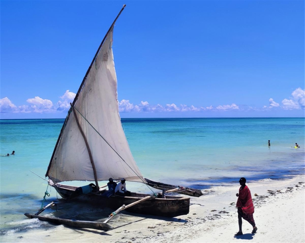 Досліджуючи Занзібар, частина 1: острів щасливих людей та вічного літа 31 Знамениті "масаї" Занзібару / фото Марина Григоренко