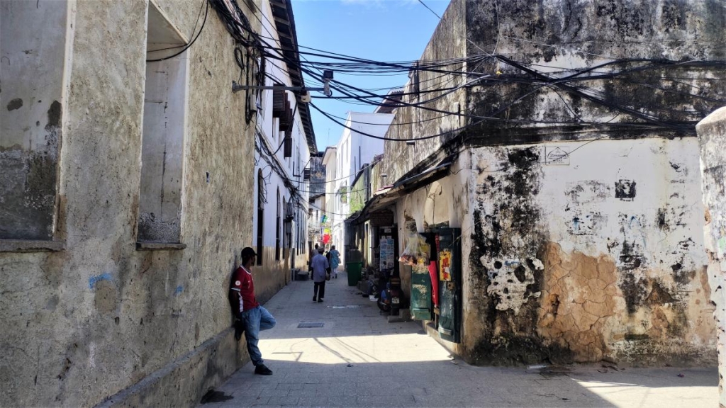 Досліджуючи Занзібар, частина 2: справжнє африканське сафарі та Фредді Мерк'юрі 7 Стіни Стоунтауну побудовані з коралового каменю, який з часом темніє / фото Марина Григоренко