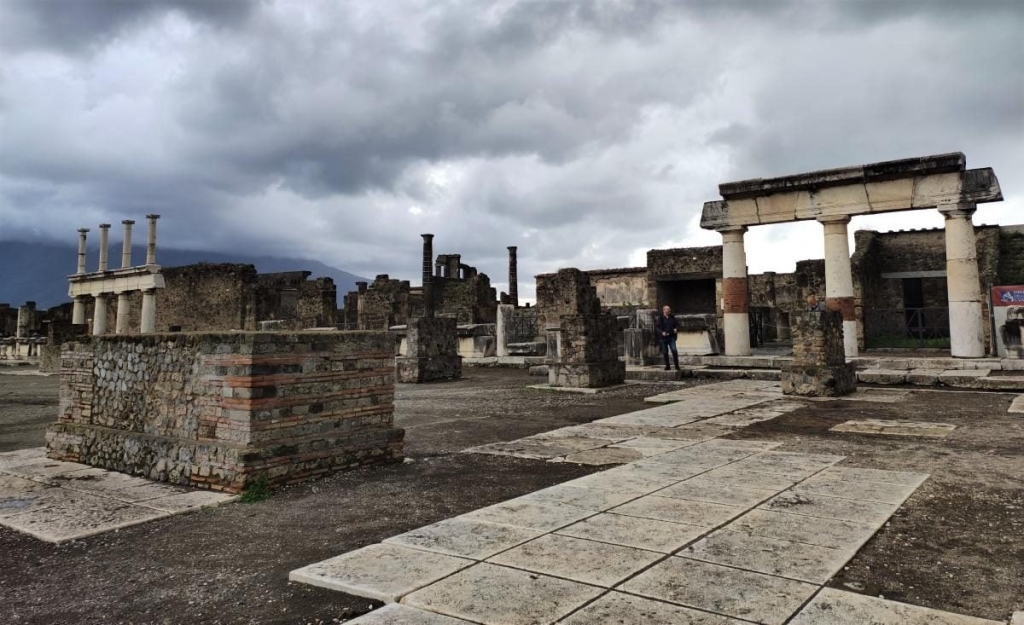 Архітектура стародавніх Помпей Досліджуйте Помпеї самостійно: архітектура та історія в кожному камені