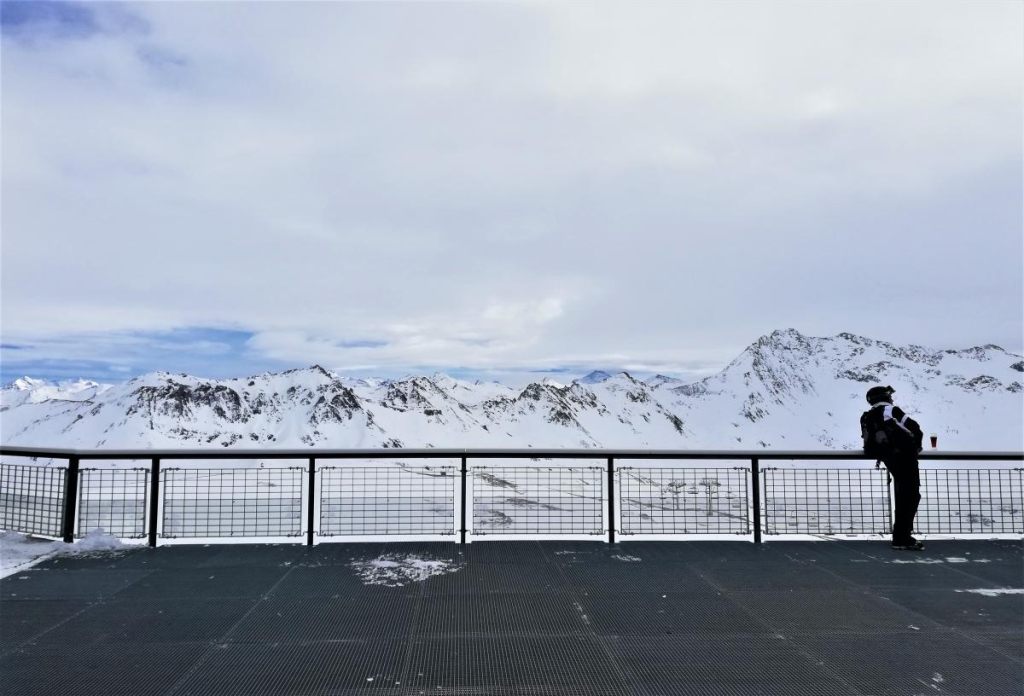 Французькі Альпи не за всі гроші світу 19 Тінь вважається більш тусовочним курортом / фото Марина Григоренко