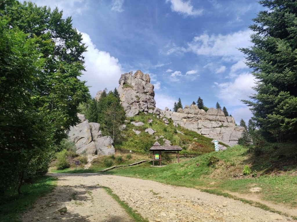 Гори, релакс і дерев'яні церкви: чим дивує український курорт Східниця 5 Гори, релакс і дерев'яні церкви: чим дивує український курорт Східниця