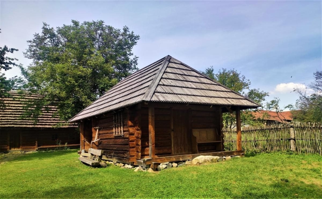 Гори, релакс і дерев'яні церкви: чим дивує український курорт Східниця 45 Гори, релакс і дерев'яні церкви: чим дивує український курорт Східниця