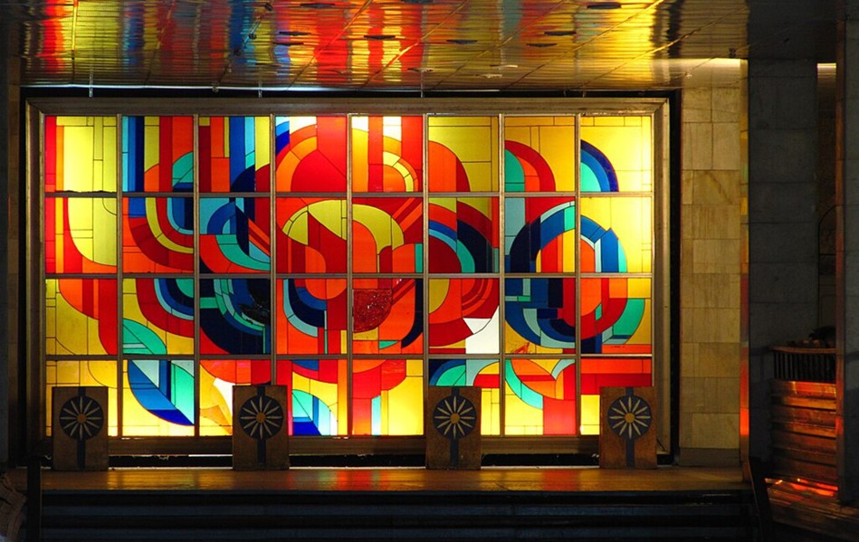 Храми, вокзали та старовинні вілли України: де досі сяють унікальні кольорові вітражі Храми, вокзали та старовинні вілли України: де досі сяють унікальні кольорові вітражі 5