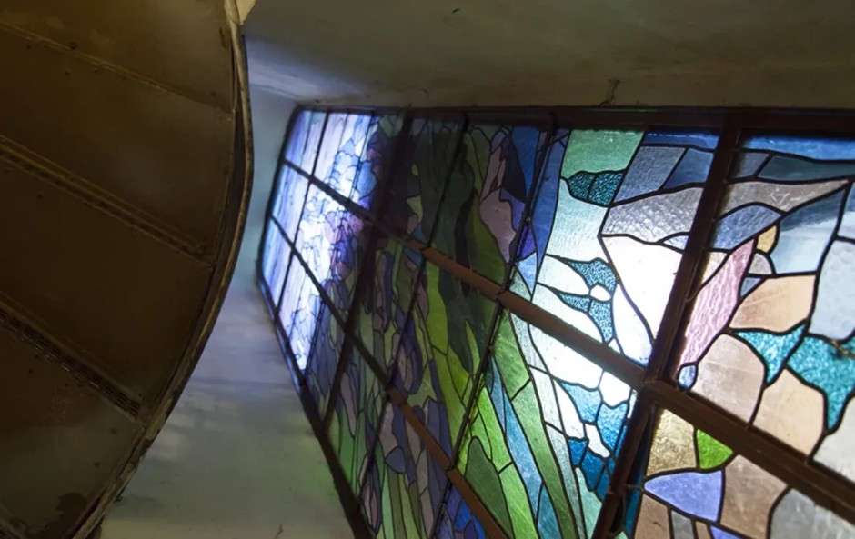 Храми, вокзали та старовинні вілли України: де досі сяють унікальні кольорові вітражі Храми, вокзали та старовинні вілли України: де досі сяють унікальні кольорові вітражі 7