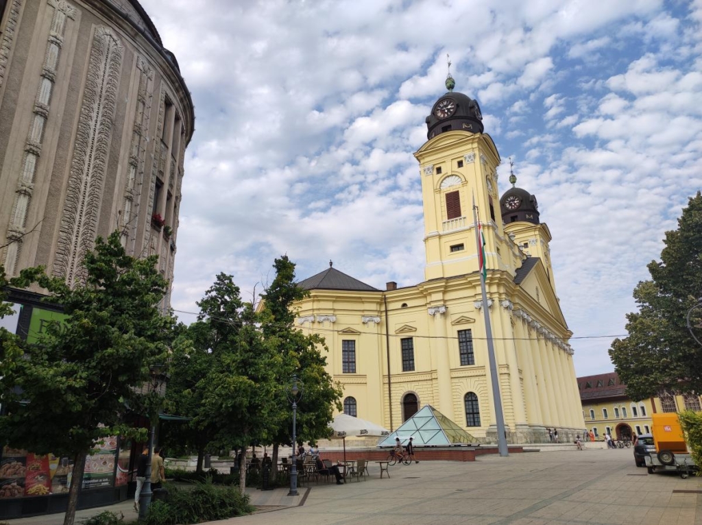 Дебрецен: Велична церква Велика протестантська церква в Дебрецені, Угорщина, пересадка в аеропорту Дебрецен