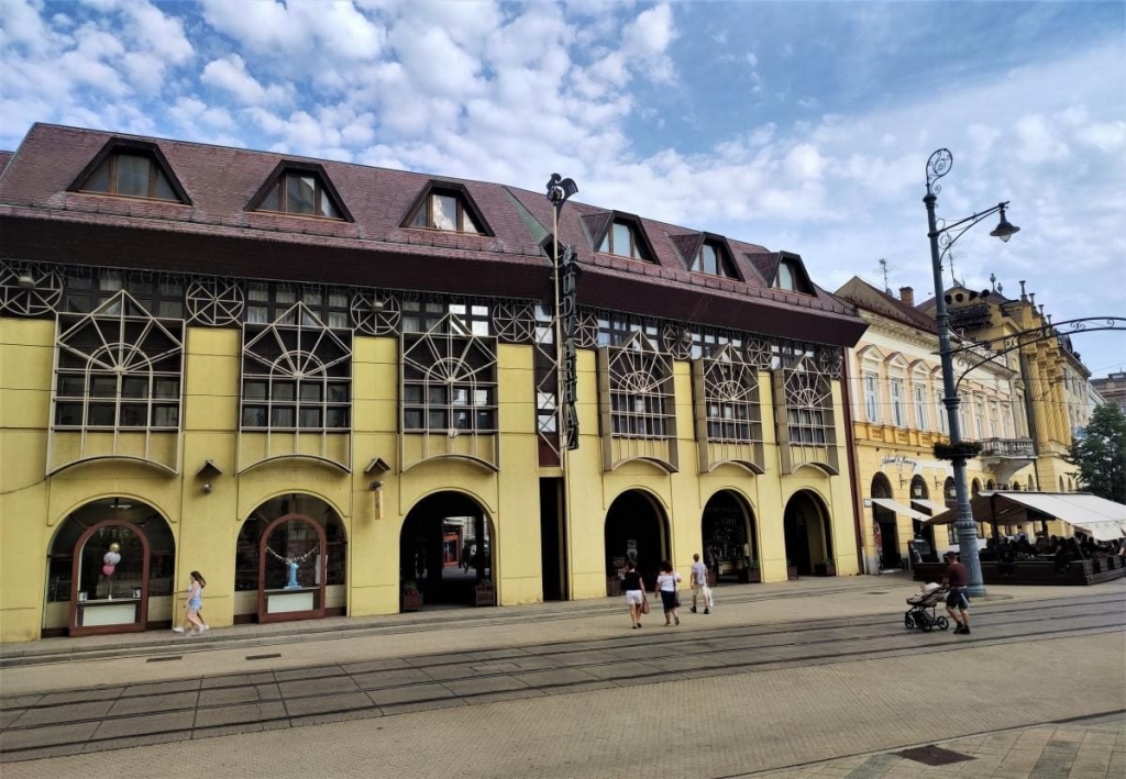 Потягом до Дебрецена Потяги з України до європейських аеропортів: планування маршруту через Дебрецен.