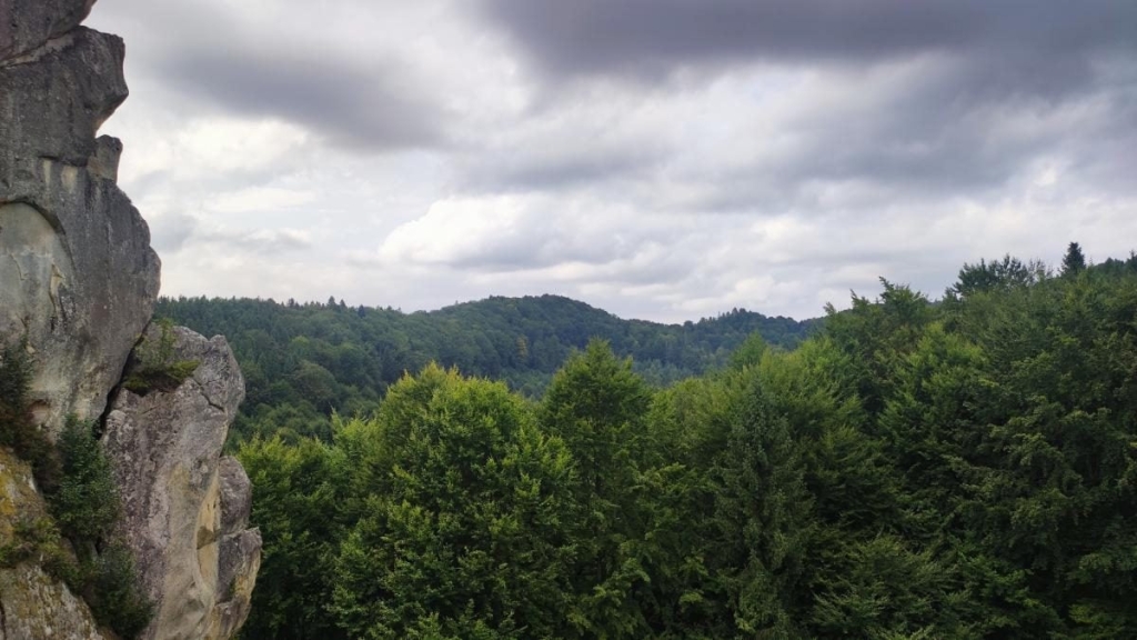 Ямельницькі скелі: блукаючи непрохідними стежками УПА 34 Ямельницькі скелі: блукаючи непрохідними стежками УПА