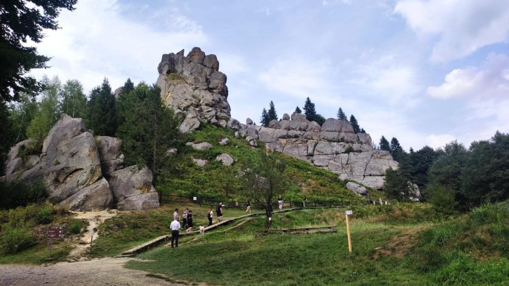 Ямельницькі скелі: блукаючи непрохідними стежками УПА 27 Ямельницькі скелі: блукаючи непрохідними стежками УПА