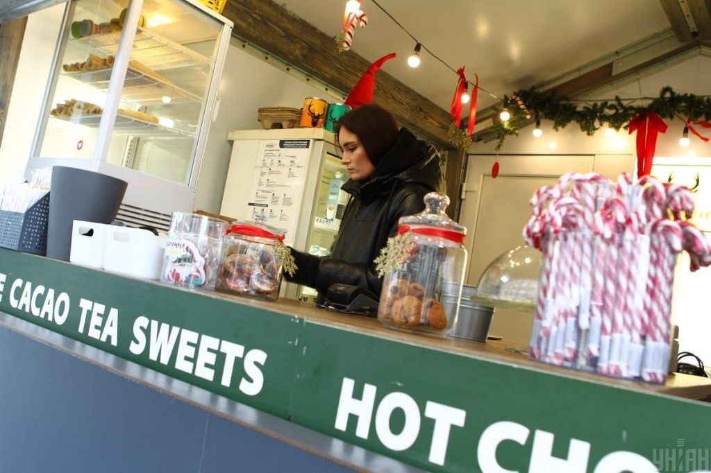 Казкові герої та різдвяне диво: чим дивують святкові містечка Києва цього року 57 Казкові герої та різдвяне диво: чим дивують святкові містечка Києва цього року