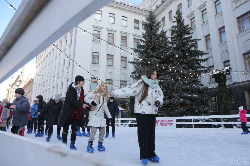 Казкові герої та різдвяне диво: чим дивують святкові містечка Києва цього року 43 Казкові герої та різдвяне диво: чим дивують святкові містечка Києва цього року