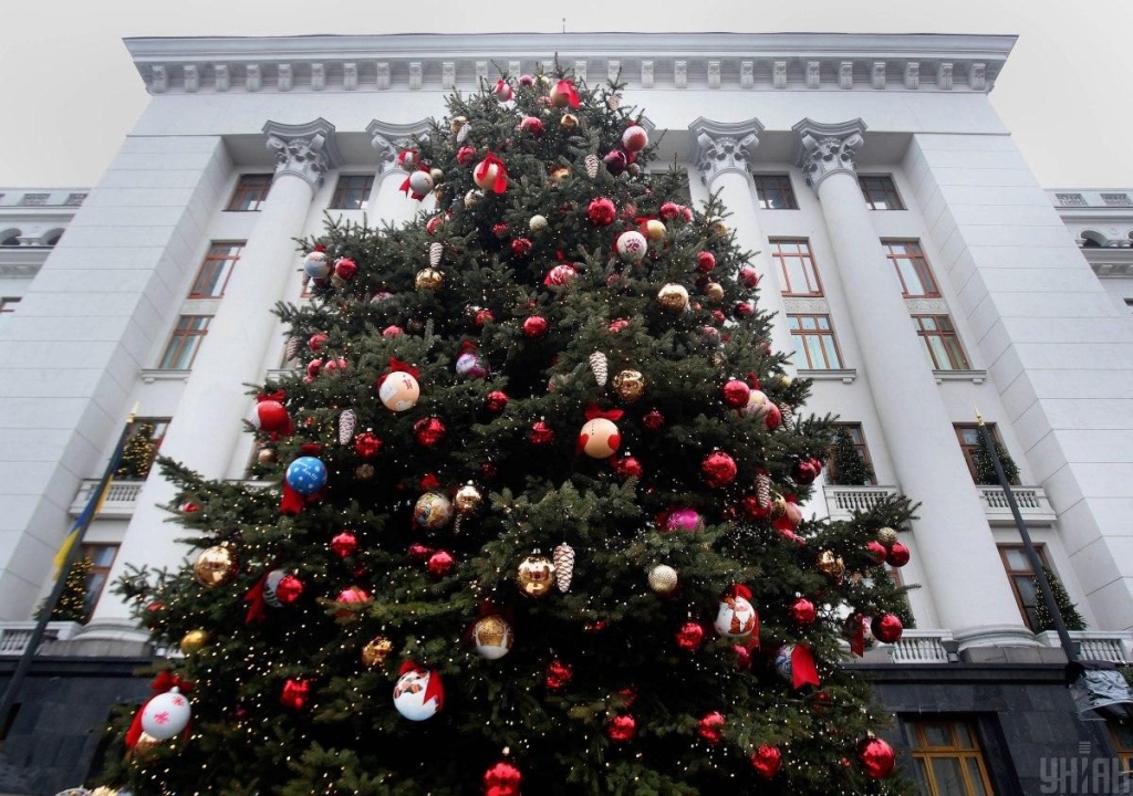 Казкові герої та різдвяне диво: чим дивують святкові містечка Києва цього року 37 Казкові герої та різдвяне диво: чим дивують святкові містечка Києва цього року