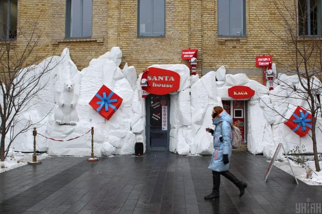 Казкові герої та різдвяне диво: чим дивують святкові містечка Києва цього року 64 Казкові герої та різдвяне диво: чим дивують святкові містечка Києва цього року