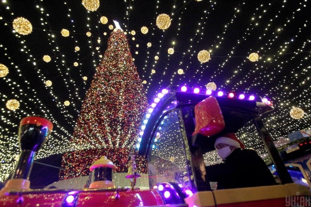 Казкові герої та різдвяне диво: чим дивують святкові містечка Києва цього року 7 Казкові герої та різдвяне диво: чим дивують святкові містечка Києва цього року